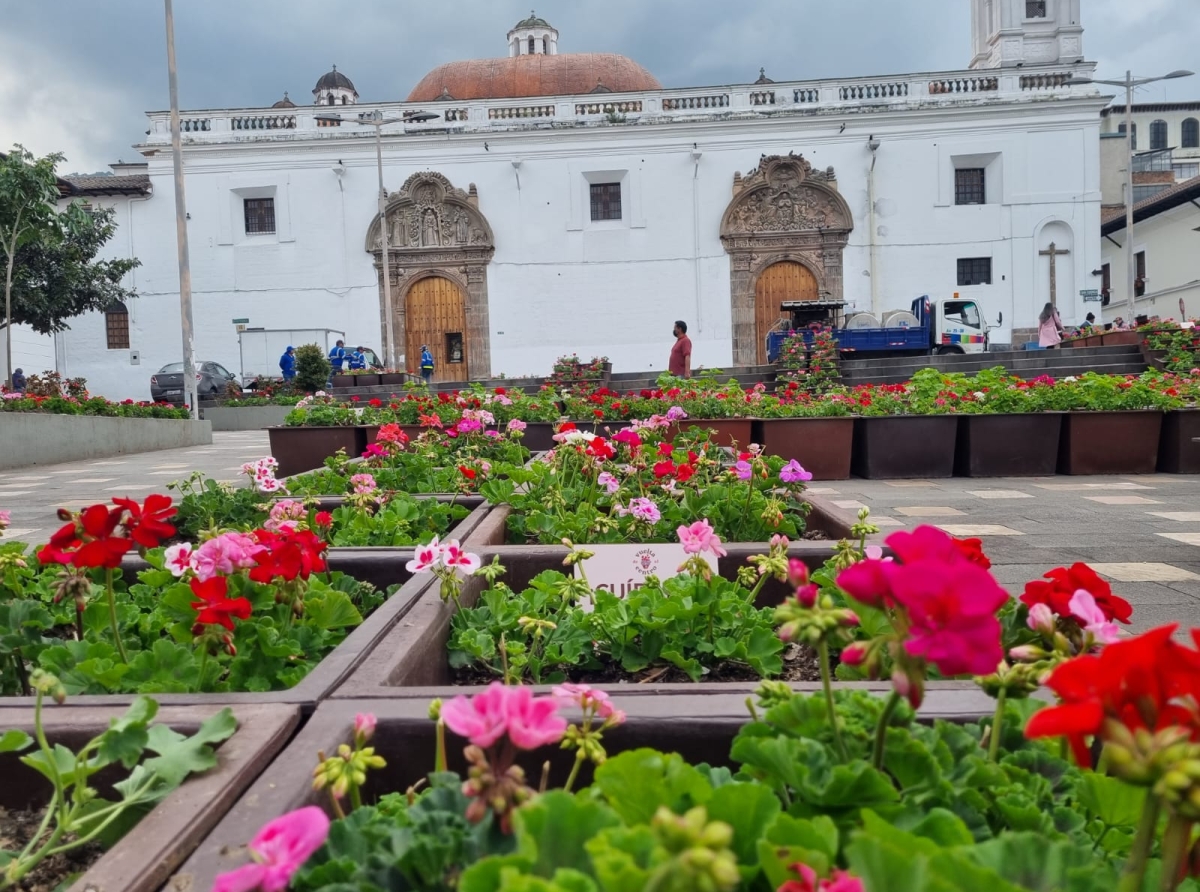 PLAZA DE LAS FLORES EN EL CENTRO DE QUITO