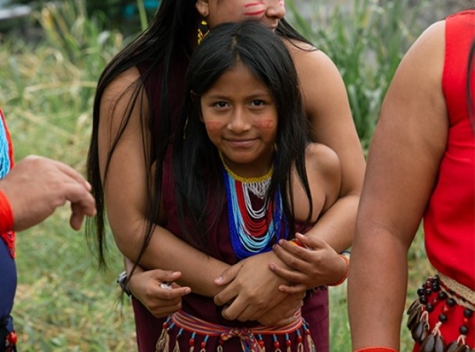 MUJERES AMAZÓNICAS DEL ECUADOR