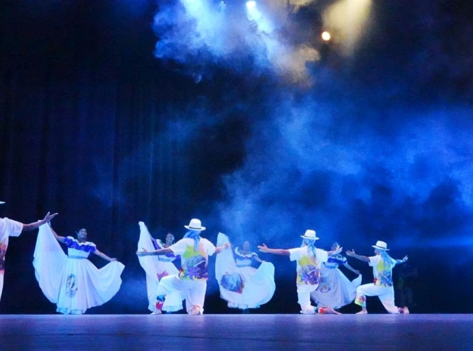 DANZA QUE ATRAVIESA TIEMPO Y FRONTERAS