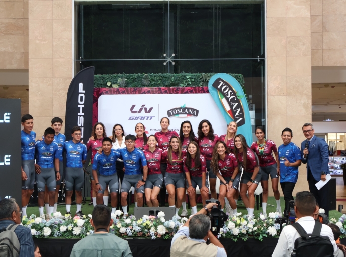 EQUIPOS CICLÍSTICOS NACIONALES DE ESTE 2025