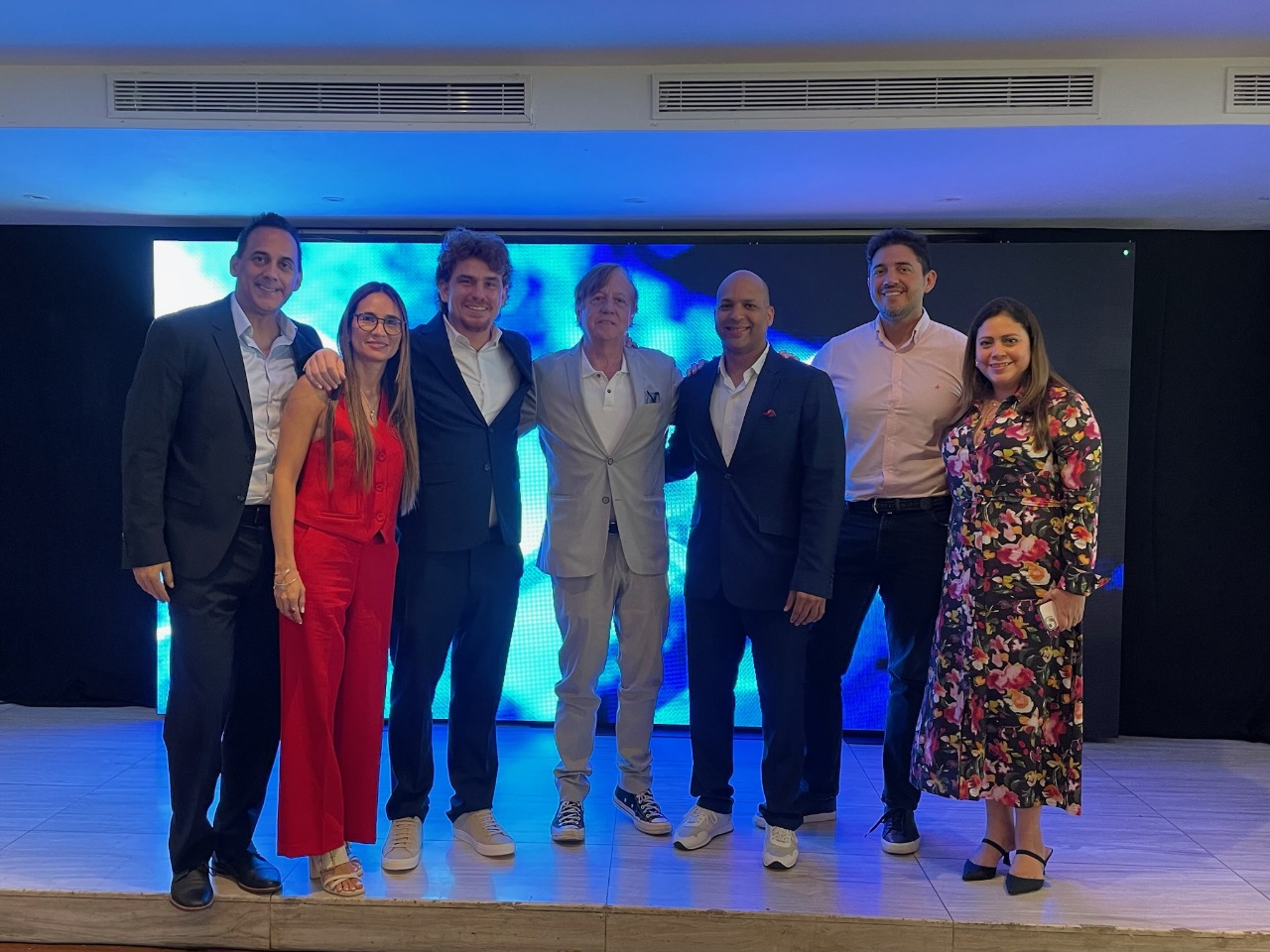 de izquierda a derecha): Javier Cervantes, Lourdes Puga, Guillermo Malo de Molina, Carlos Malo de Molina, Thelly Map, Federico Heine, Patricia Silva Image