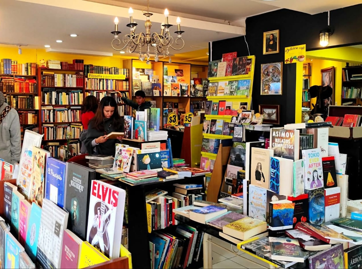 UN LIBRO Y EMPIEZA LA AVENTURA